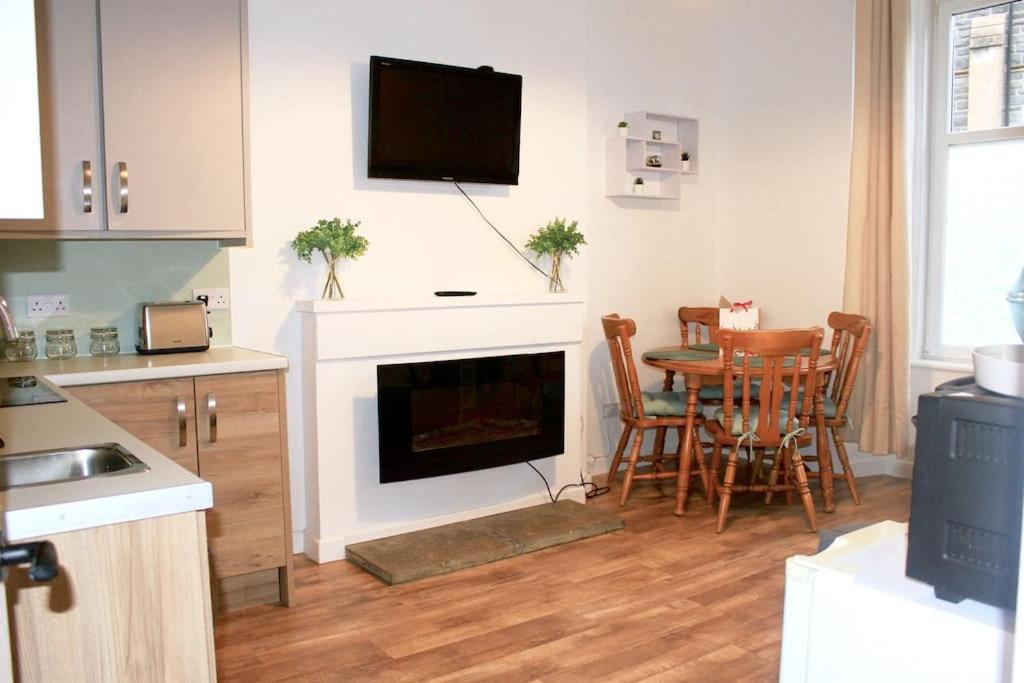 Flat 12A - Central, Modern, Bright Apartment With Free Wifi โอบาน ภายนอก รูปภาพ