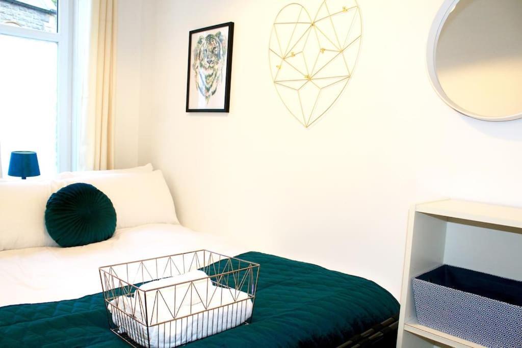 Flat 12A - Central, Modern, Bright Apartment With Free Wifi โอบาน ภายนอก รูปภาพ