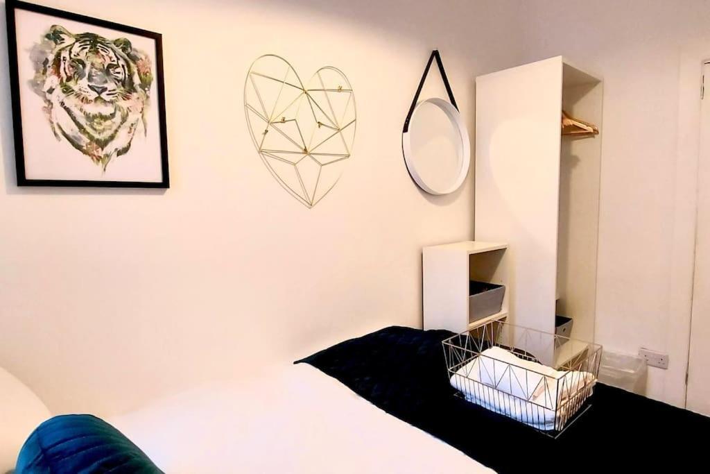 Flat 12A - Central, Modern, Bright Apartment With Free Wifi โอบาน ภายนอก รูปภาพ