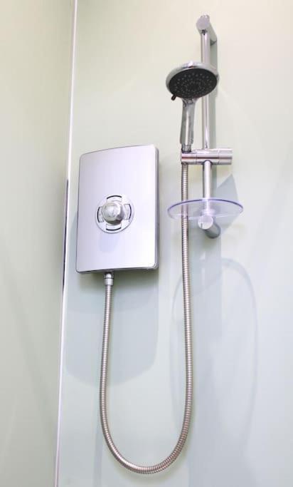 Flat 12A - Central, Modern, Bright Apartment With Free Wifi โอบาน ภายนอก รูปภาพ